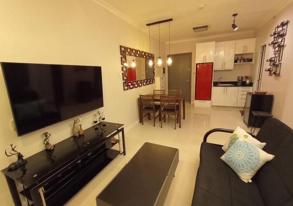 Bacolod Apartment | Furnished Condo with Private Parking, Free WiFi, Netflix & 2 Aircon Units