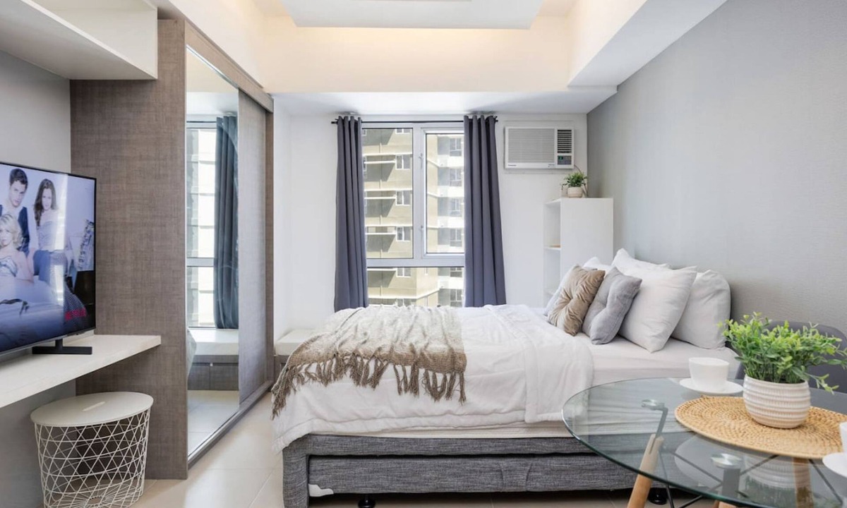 Cebu Apartment | Furnished Studio | Amenity View, WiFi, Netflix and Pool