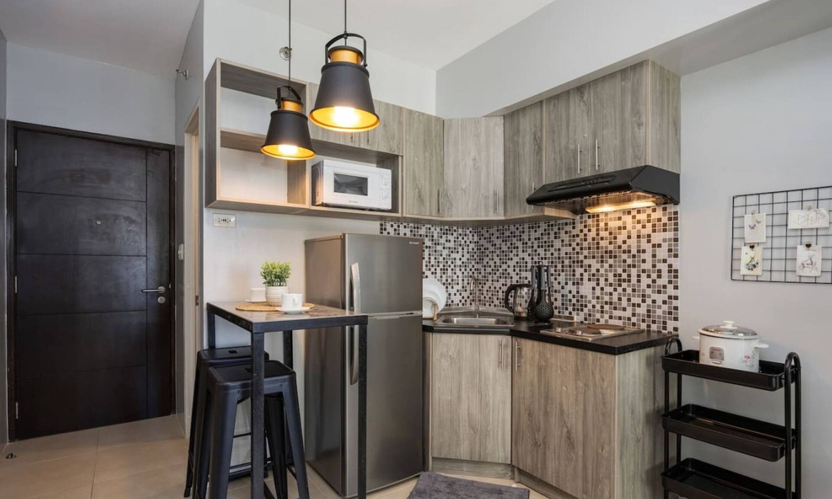 Cebu Apartment | Furnished Studio | Amenity View, WiFi, Netflix and Pool