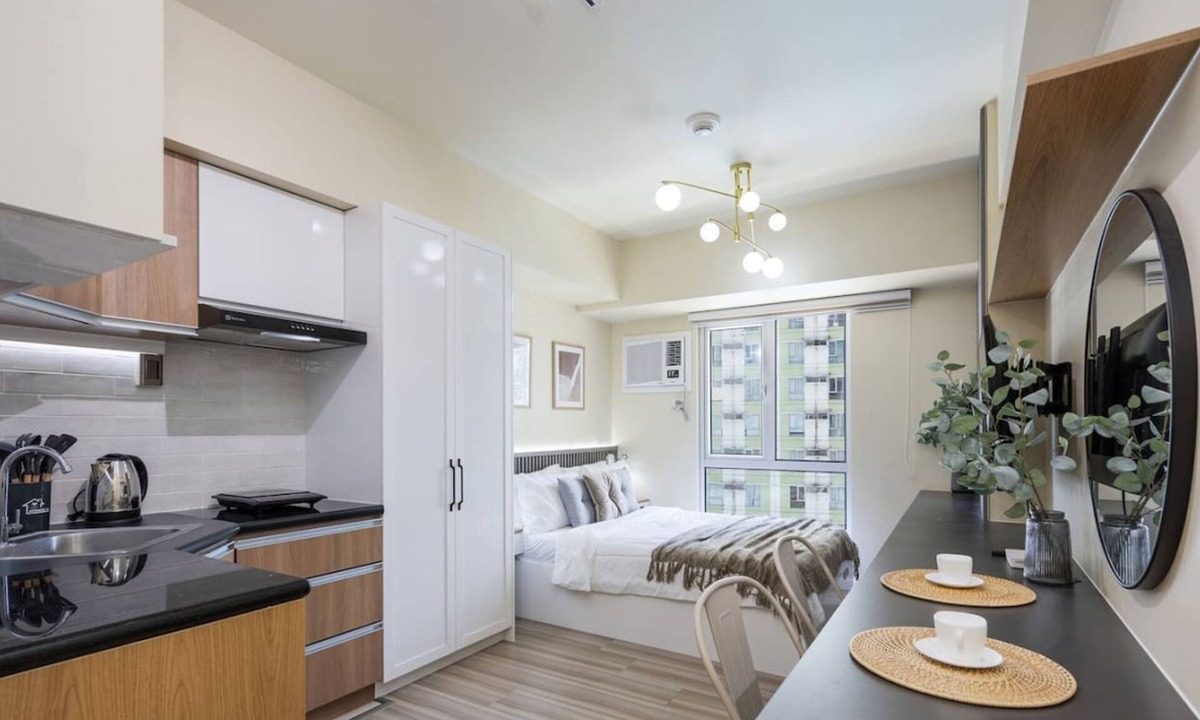 Cebu Apartment | Furnished Studio | Pool View, WiFi, Netflix and Pool