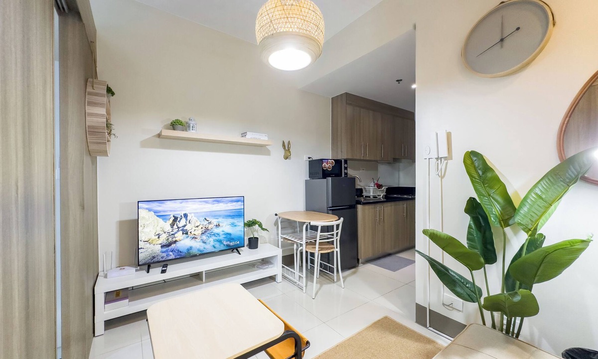 Highway Hills Condo | GemstoneBR in SMDC Fame Residences