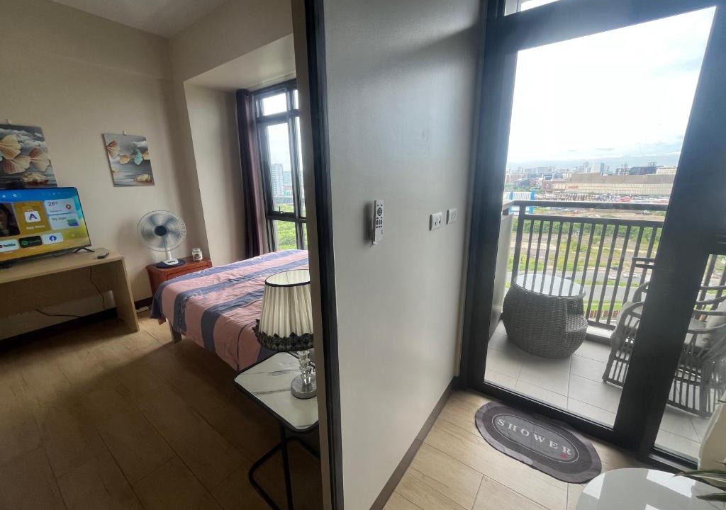 Tambo Apartment | Gentry Manor fast WIFI Balcony with City view Near Okada,NAIA&MOA 12B