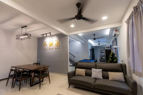 Taman Islands Glades House | Georgetown 15Px V Kids Pool n KTV n Jacuzzi Spa n Pool Table n Trampoline