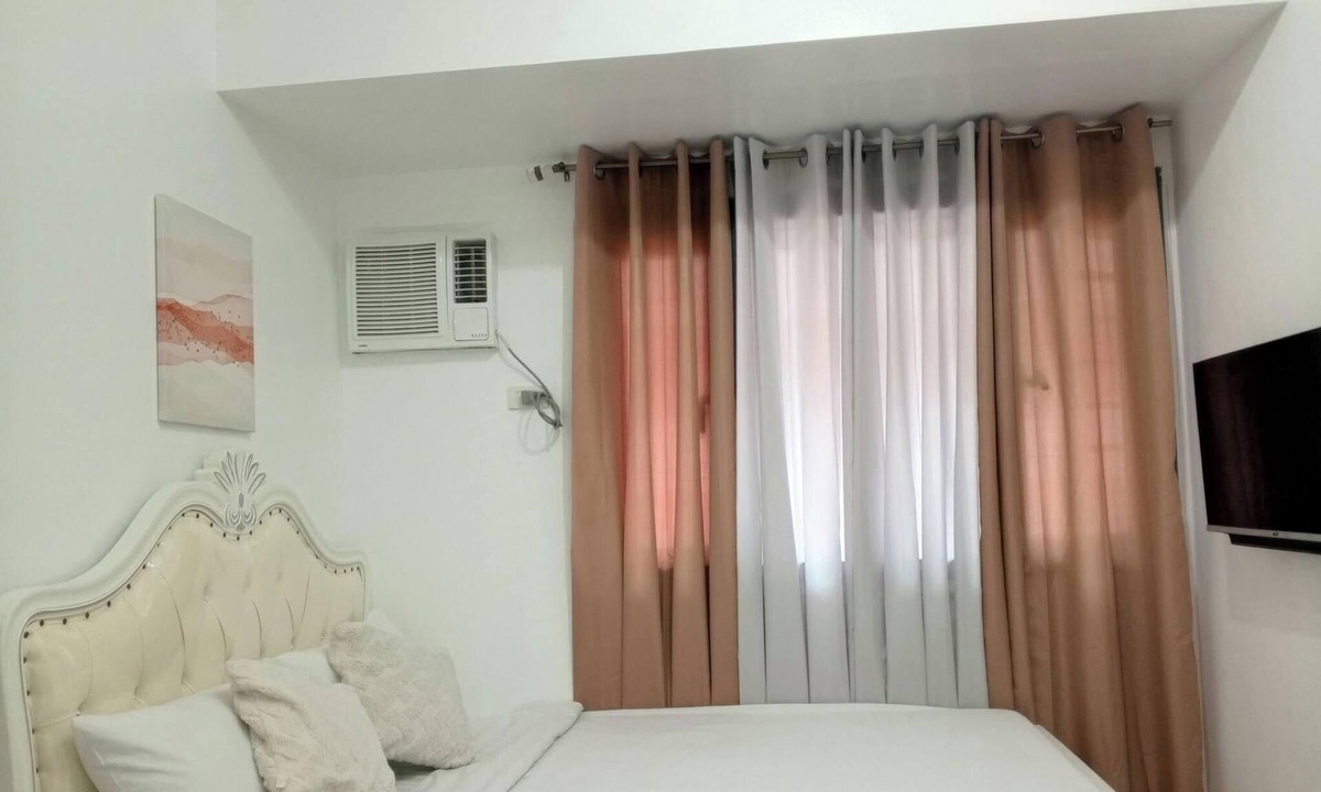 Ermita Condo | Grand Riviera neas Slec