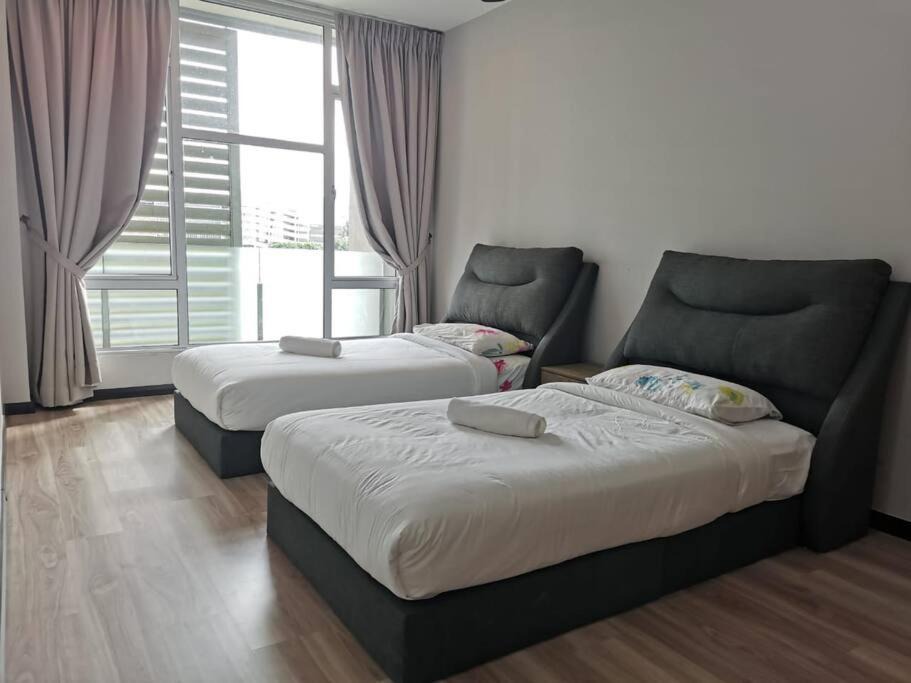 Taman Charming Apartment | Greenwich South Condo