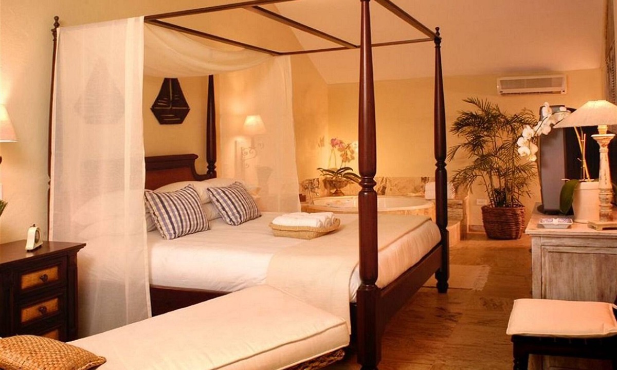 El Batey Hotel | Guest-friendly hotel room steps from beach&bars, with sea views