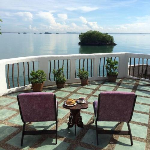 Buenavista Villa | Guimaras Mediterranean Villa with Pool