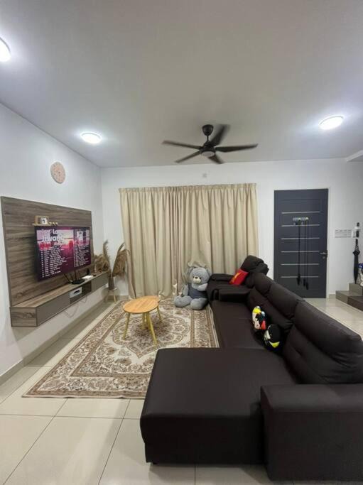 Hulu Kinta House | Hadeerna Homestay - Double storey terrace