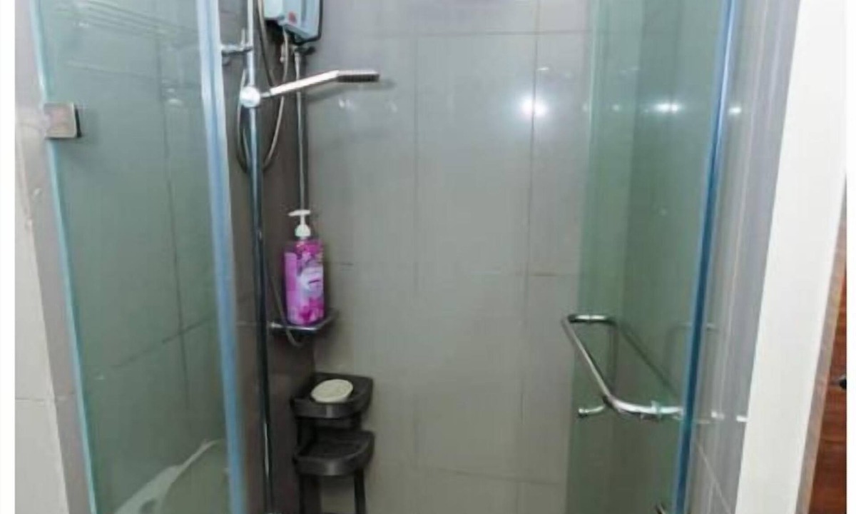 Legazpi Village Apartment | Haven & Humor: Cozy Meets Cool Makati Gym Swim 300