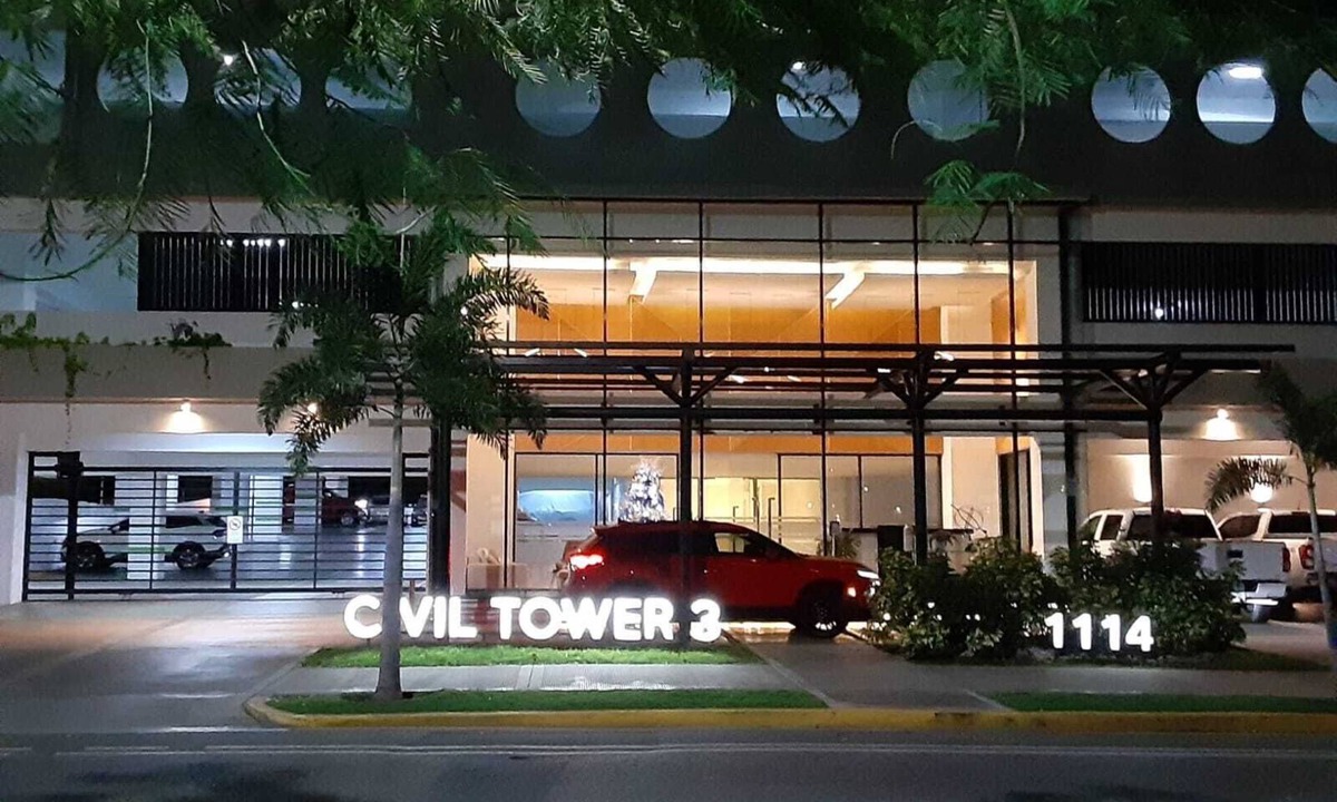 La Julia Apartment | Hermosas vistas del centro, para Vacacionar o Trabajar.nPiscina, Terraza, Gym.