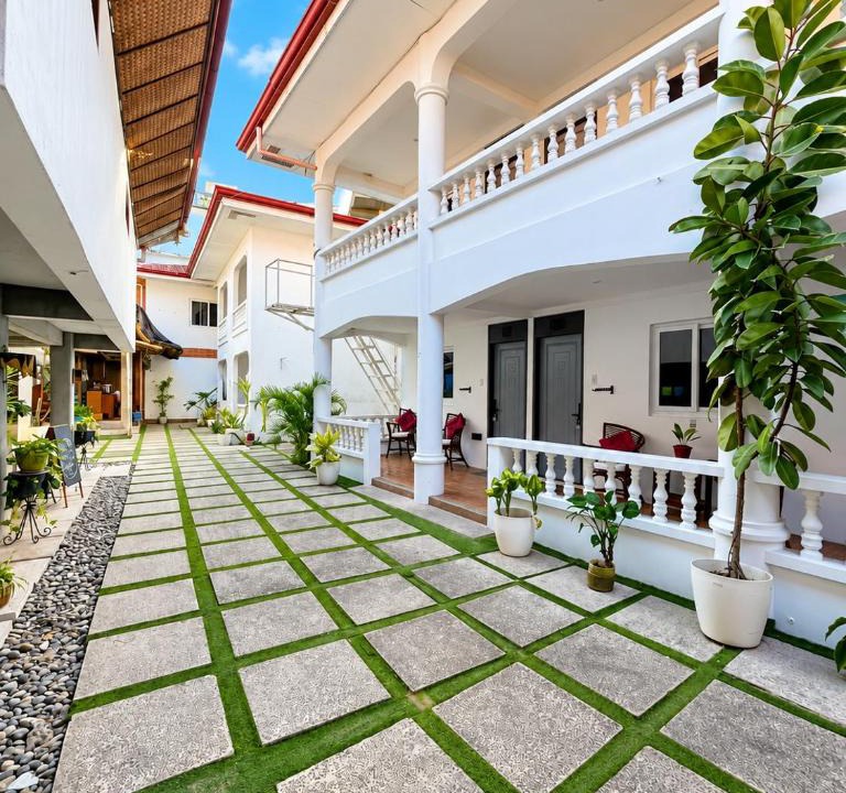 Manoc-Manoc Hotel | HighFive Hotel Boracay