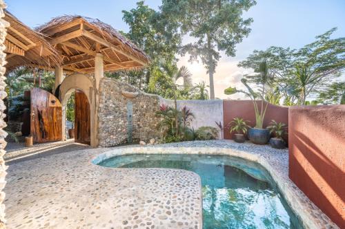 Catangnan Villa | Highlife Hill Villa