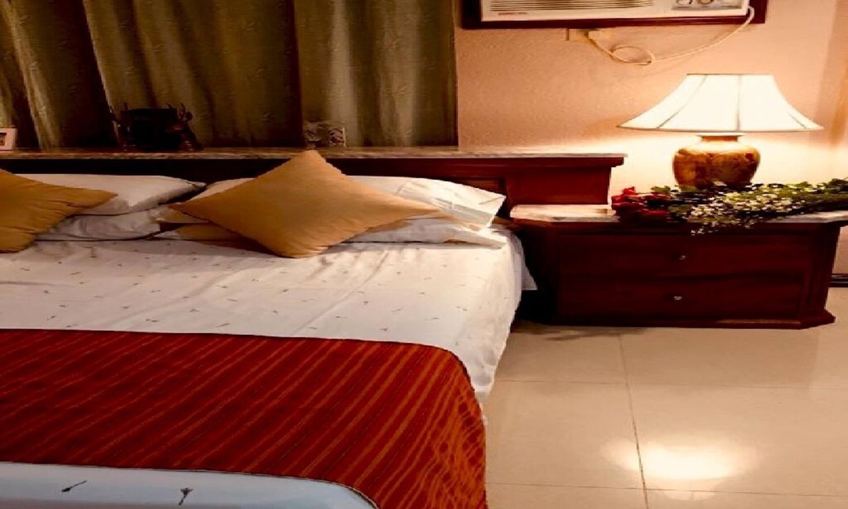 Looc Bed & Breakfast | Hilltop bed and breakfast