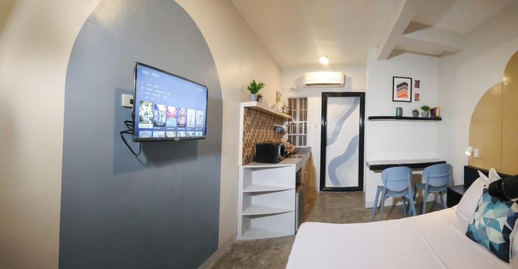 Bacoor City Apartment | Hive Manila Guesthouse and Apartments 400 Mbps - Gallery Studio