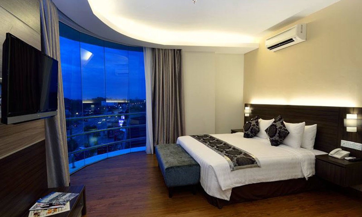 Wakaf Che Yeh Hotel | Holiday Villa Hotel & Suites