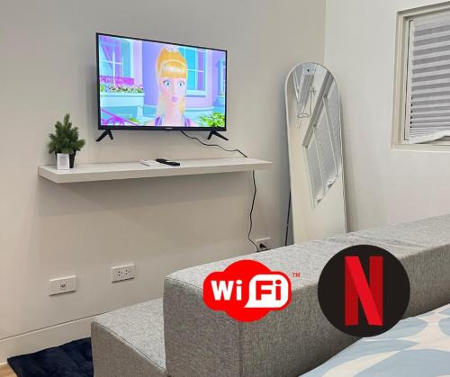 Binan City Apartment | Holly's Place by Motorists Transient House