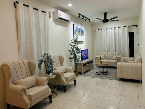 Durian Sebatang House | Homestay D'Aina