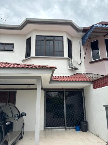 Taman Cahaya Tasek House | Homestay Hajrah