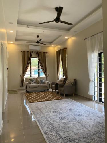 Kubu Gajah House | Homestay Lanai Kemboja Sungai Buloh
