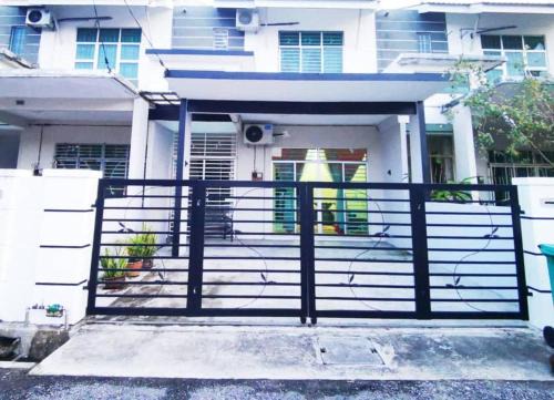 Kampung Kubang Buaya House | Homestay Micassa