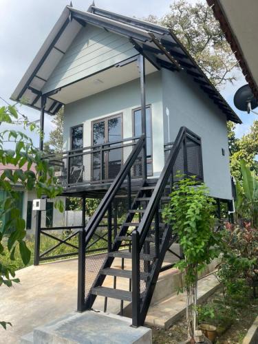 Pekan Nanas House | Homestay Tok Ayah Pekan Nanas