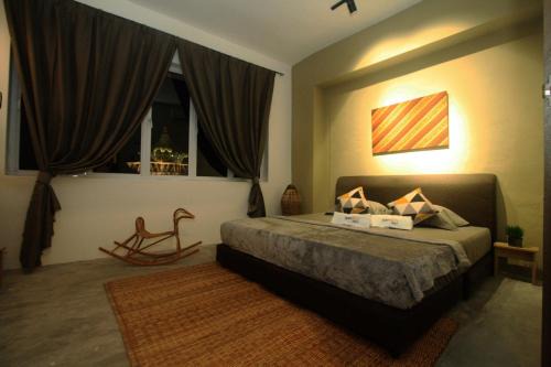 Kampung Lintang Hostel | Hornbill's Nest Kuching