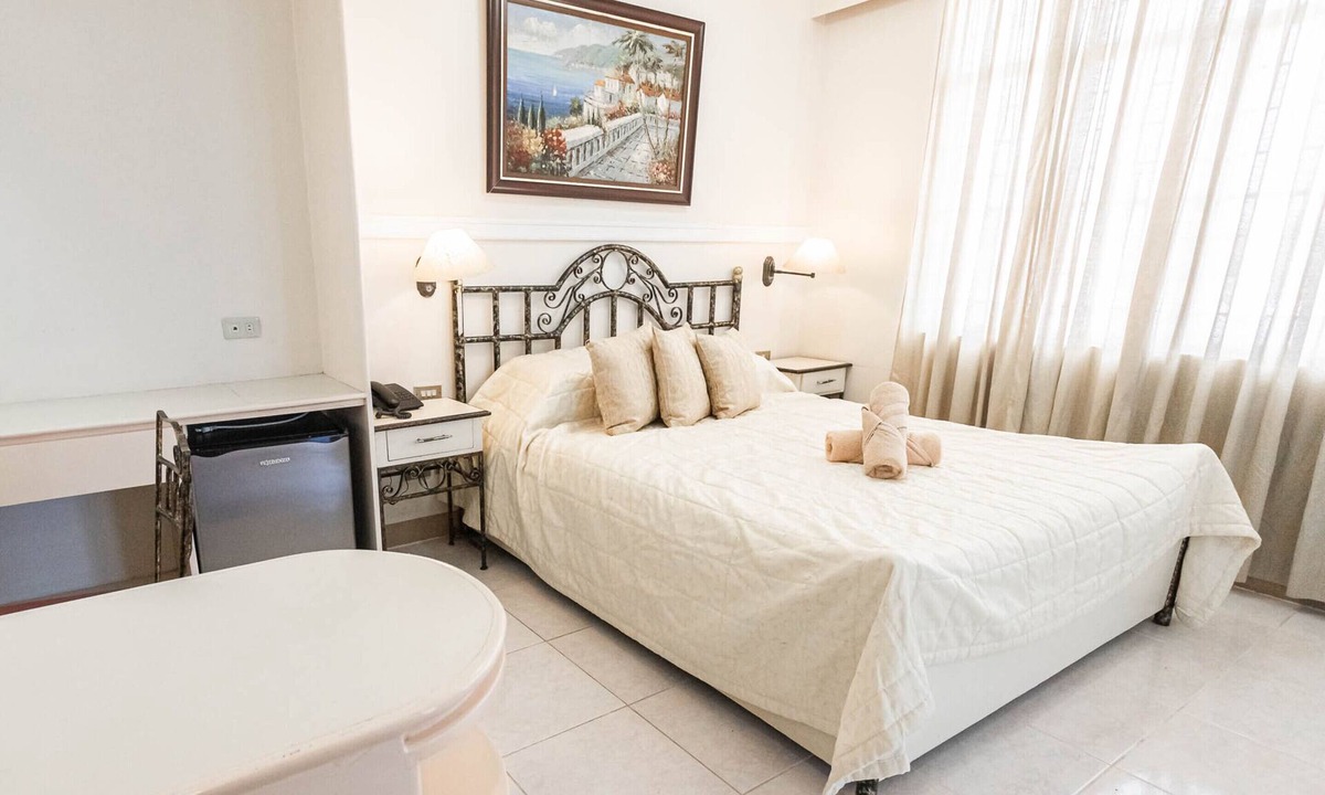 Downtown Tacloban Hotel | Hotel Canelsa