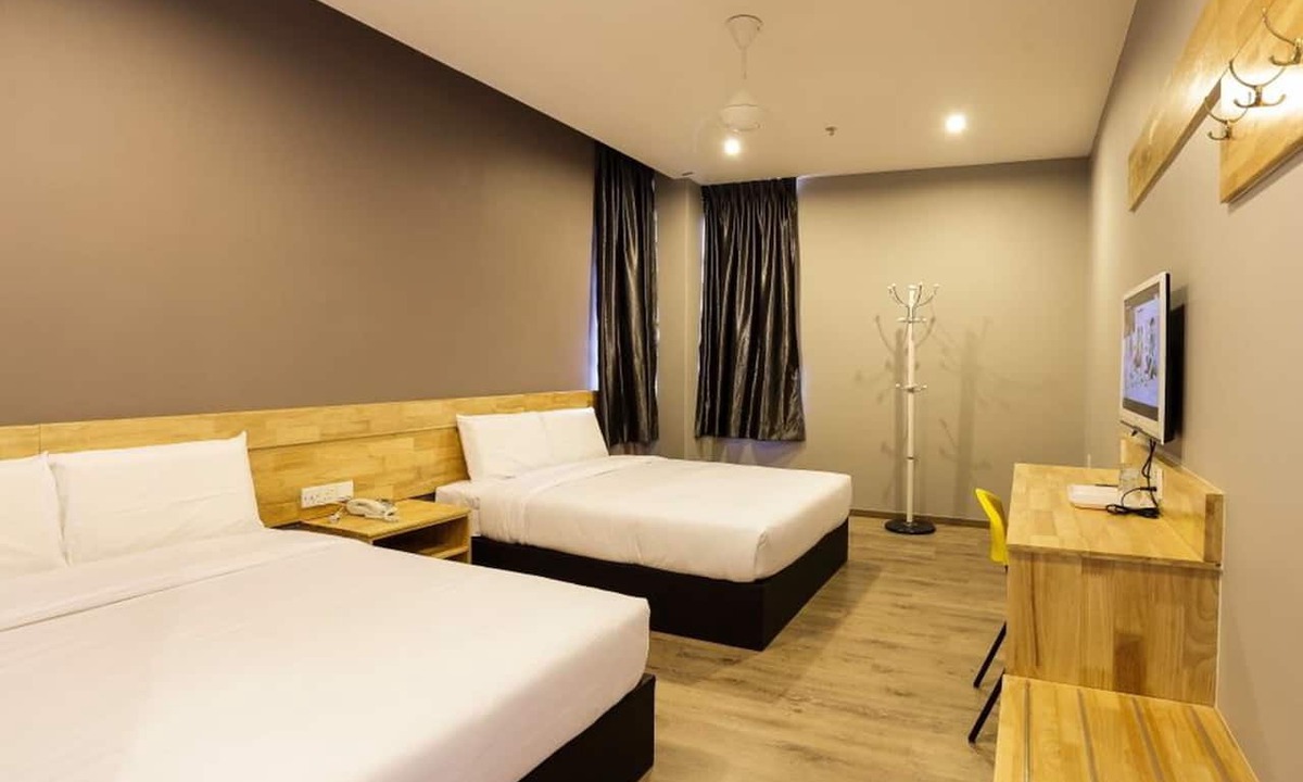 Taman Pengkalan Jaya Hotel | Hotel Suria 18