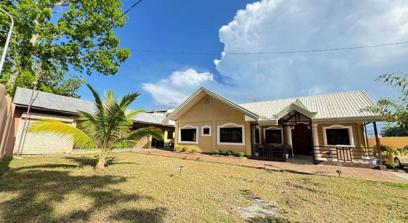Dipolog House | House ∙ 3 bedrooms ∙ 8 guests
