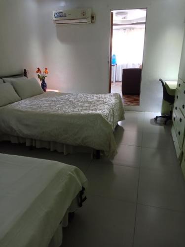Calapan Bed & Breakfast | Huge room with kitchen