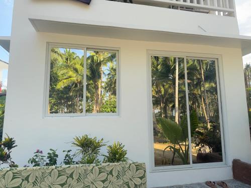Puerto Princesa City Centre Villa | Hui Louie - your Tropical hideaway