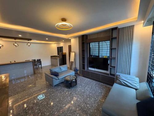 Tangub Apartment | Ideal for Family or Group of Friends