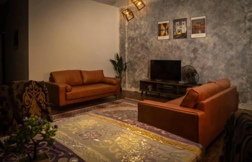 Bukit Beruntung Apartment | Industrial Brown RetailHouse -Homestay Bukit Beruntung