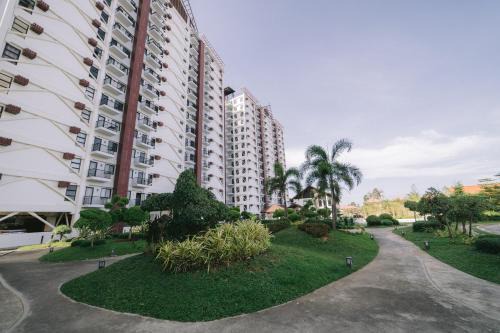 Basak Apartment | Instaworthy 1BR unit at Royal Oceancrest Mactan