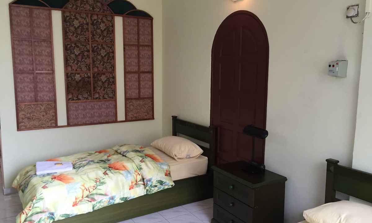 Mukim 13 Paya Terubong Hotel | International House
