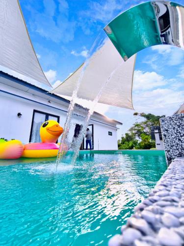 Tanjung Rambutan House | Ipoh Santorini Pool Villa 4BR 15pax by One Life Four Season Guesthouse