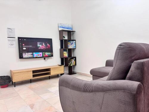 Taman Teh Teng Seng House | IPOH Town 2Min Aeon Mall Free WiFi Parking & 3Room 8pax