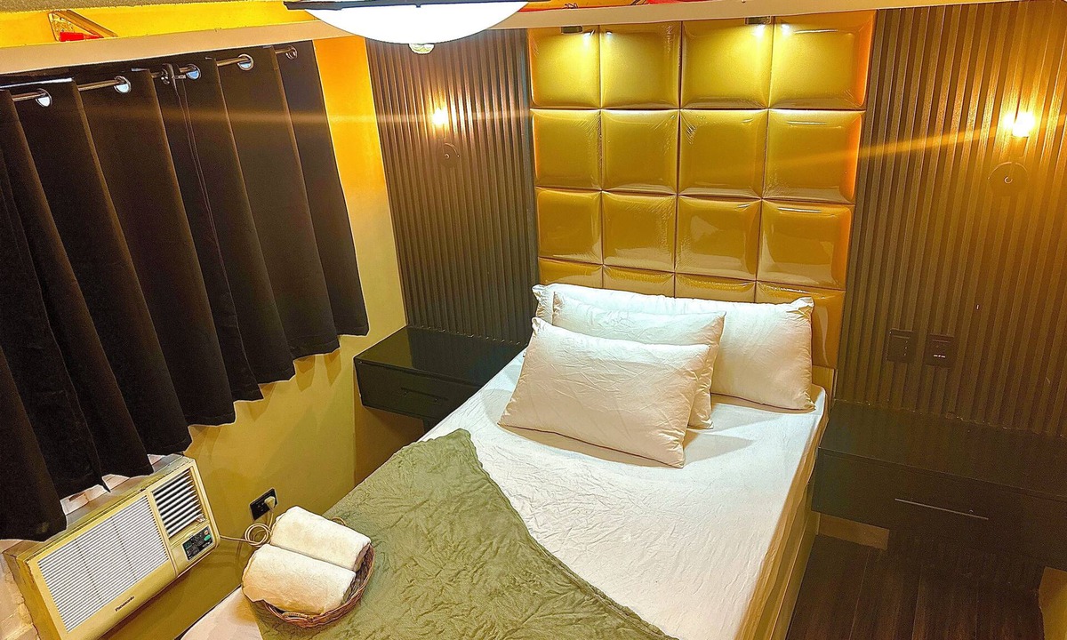Cainta Condo | IV’s Condo with AC, WiFi, Netflix in Cainta
