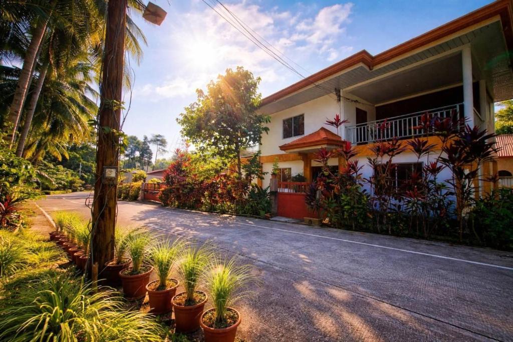 Mambajao House | Jenalfe Guest House