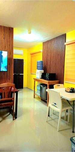 Madrid Apartment | Jenessa's Bungalow , Studio Type near Lanuza Surf Bay