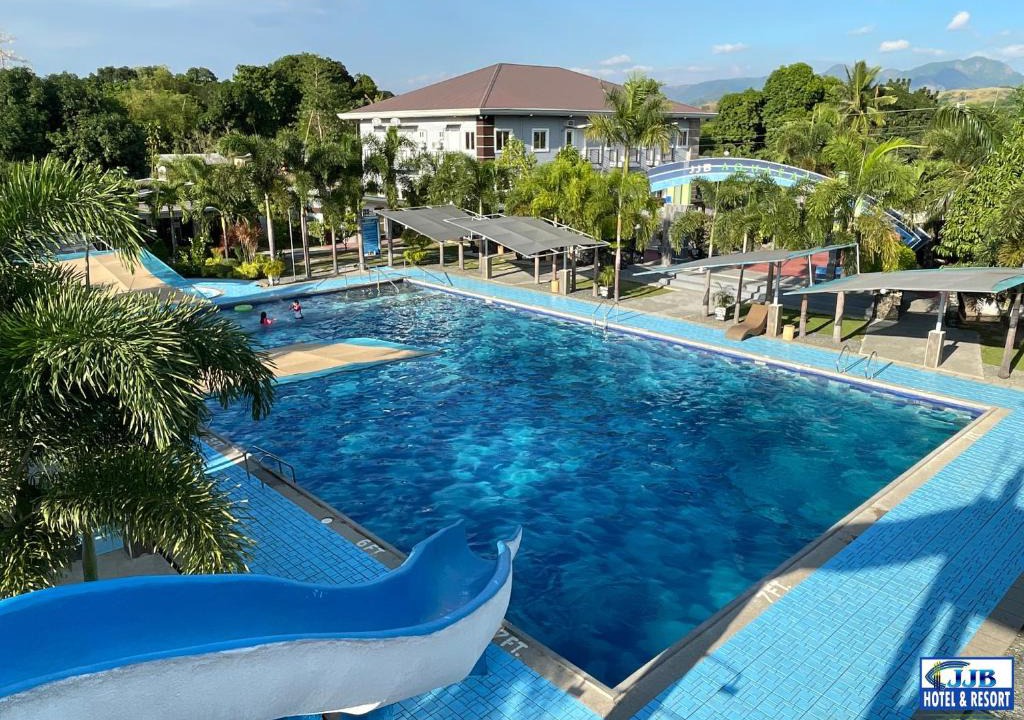 Castillejos Resort | JJB Aquafarm Resort by Cocotel