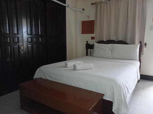 Padre Burgos Hotel | JM-RN Pensione House