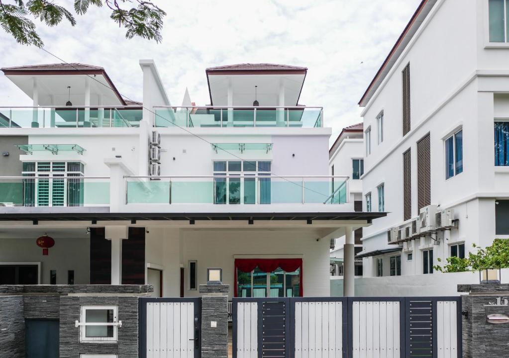 Downtown George Town House | Joyful Guesthouse#IslandHosp