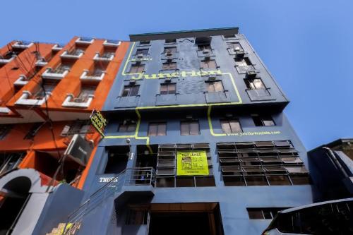 Downtown Hotel | Junction Hostel, Poblacion Makati Avenue, Manila