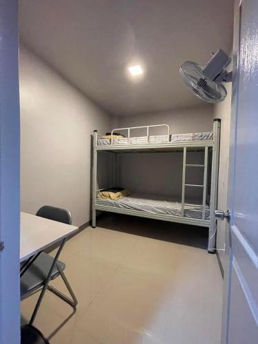 Carcar Apartment | K and R Apartment Affordable Aircon Room with Wifi