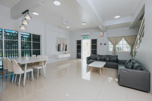 Ranau House | Kings Pine Residences Lot 14 Big Group Homestay Near Kundasang Ranau