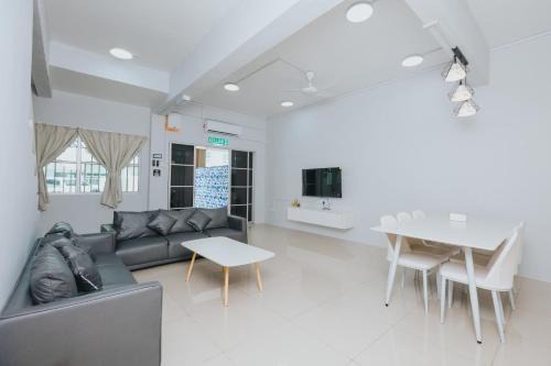 Ranau House | Kings Pine Residences Lot 15 Family Homestay Near Kundasang Ranau