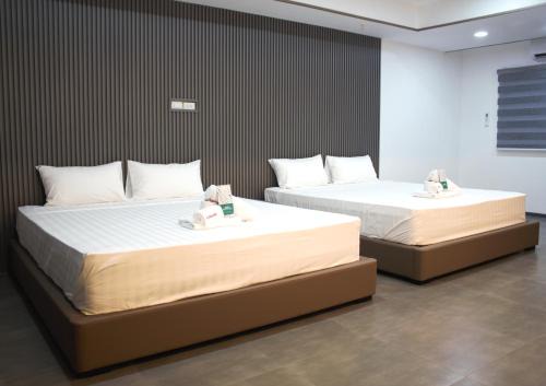 Clark Freeport Apartment | Koregon Hotel