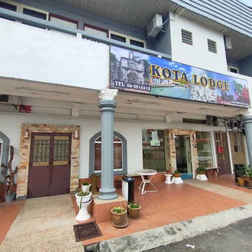Taman Kota Laksamana Hostel | Kota Lodge Guest House