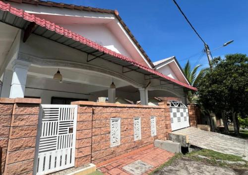 Batu Arang House | Kota Puteri Homestay Musllim Only - Near to Bandar Tasik Puteri